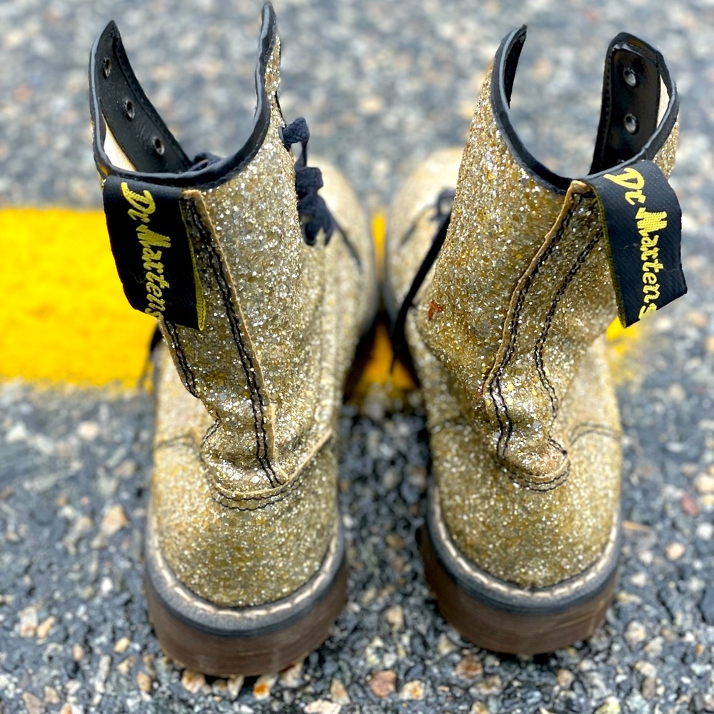 Vintage MADE IN ENGLAND Doc Marten’s GOLD Glitter size 8